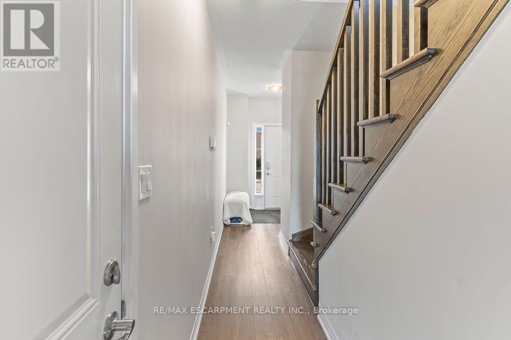 28 CANARY GRASS BOULEVARD, Hamilton (Hannon) — photo 10