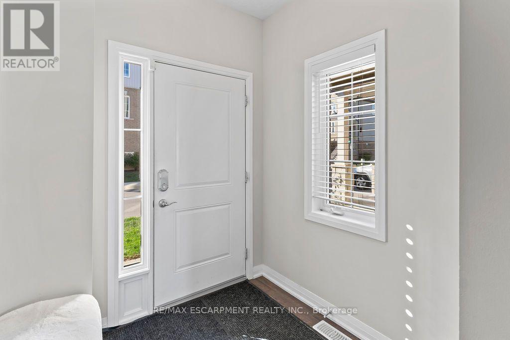 28 CANARY GRASS BOULEVARD, Hamilton (Hannon) — photo 11