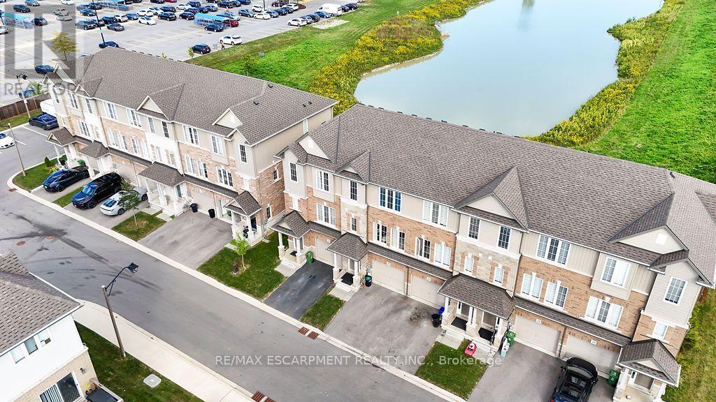 28 CANARY GRASS BOULEVARD, Hamilton (Hannon) — photo 2