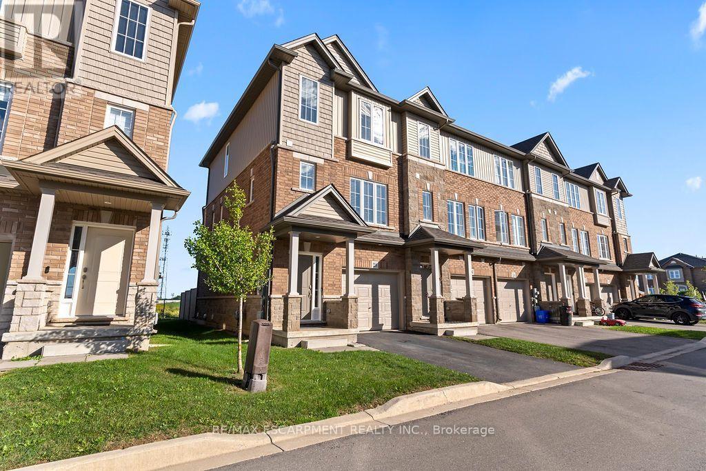 28 CANARY GRASS BOULEVARD, Hamilton (Hannon) — photo 7