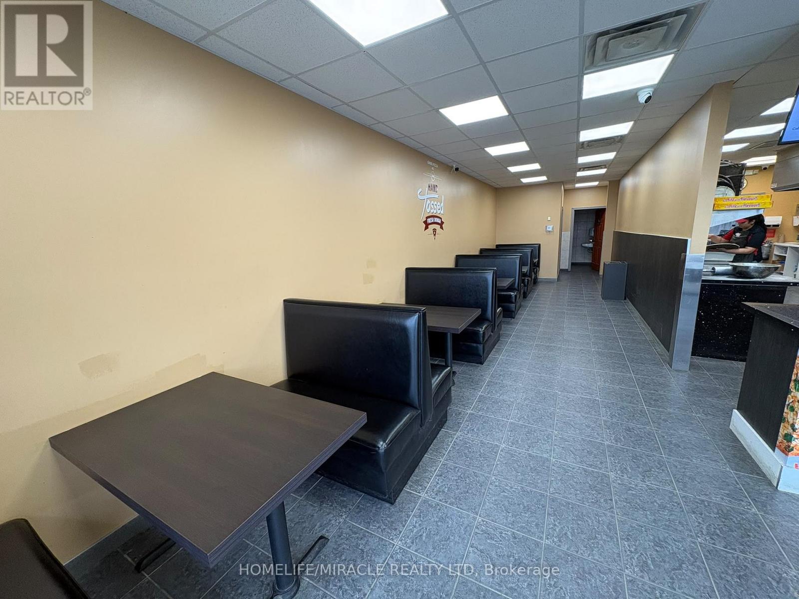 2 - 4293 KING STREET E, Kitchener — photo 4