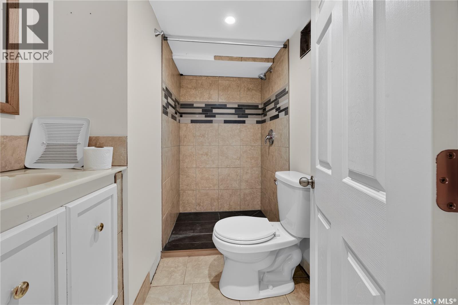 1208 COLLEGE AVENUE, Regina — photo 17