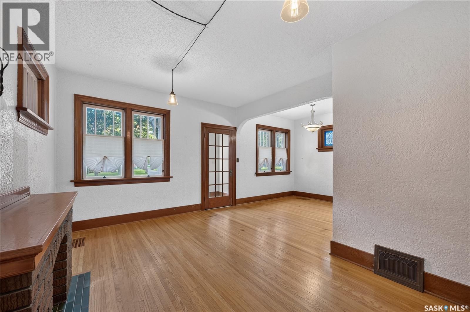 1208 COLLEGE AVENUE, Regina — photo 3