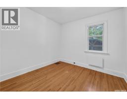 Bedroom - 1208 College Avenue, Regina, SK S4P1A9 Photo 6