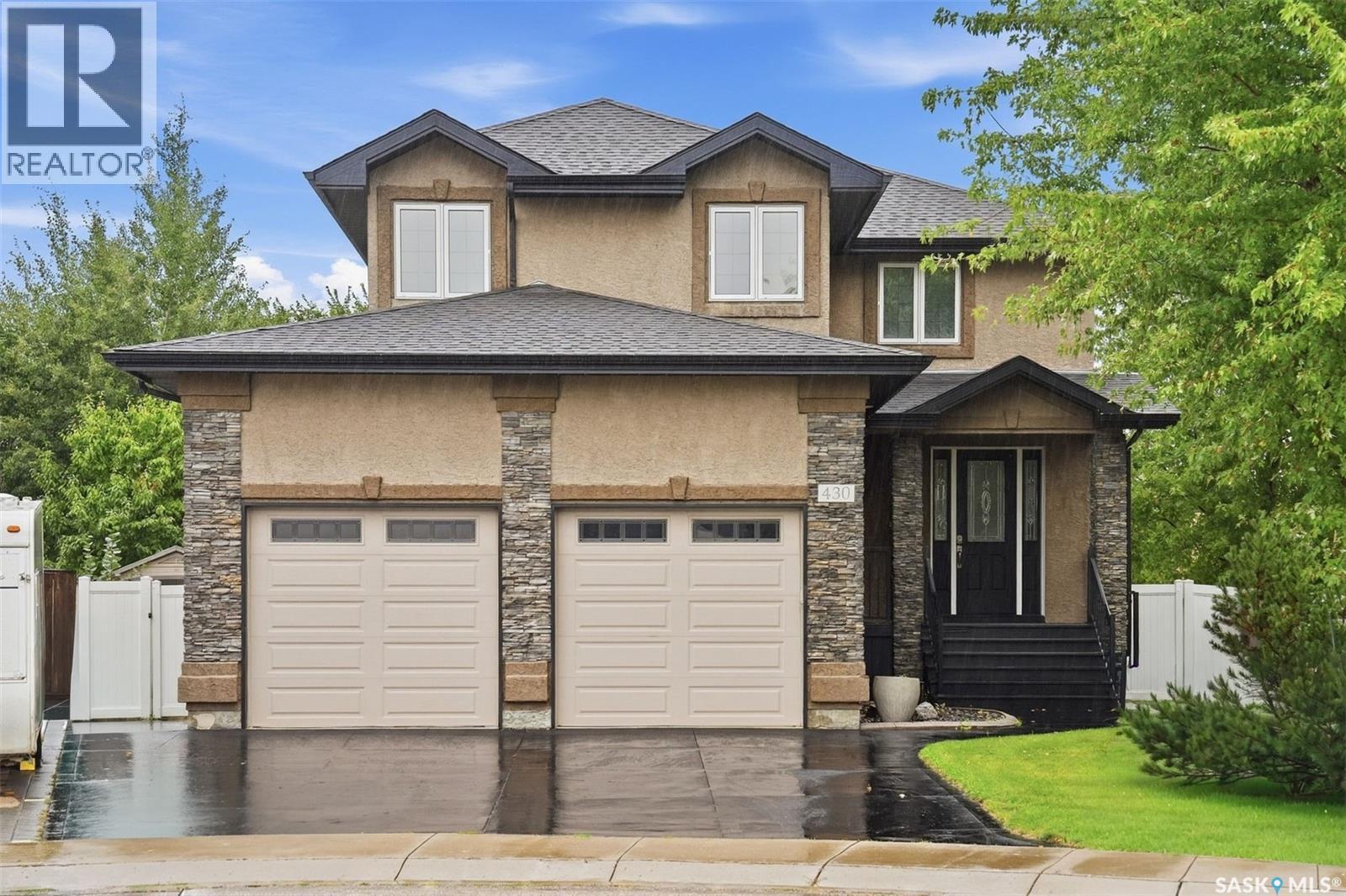 430 Victor PLACE - 2