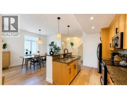4pc Bathroom - 3, 2118 35 Avenue Sw, Calgary, AB T2T2E3 Photo 14