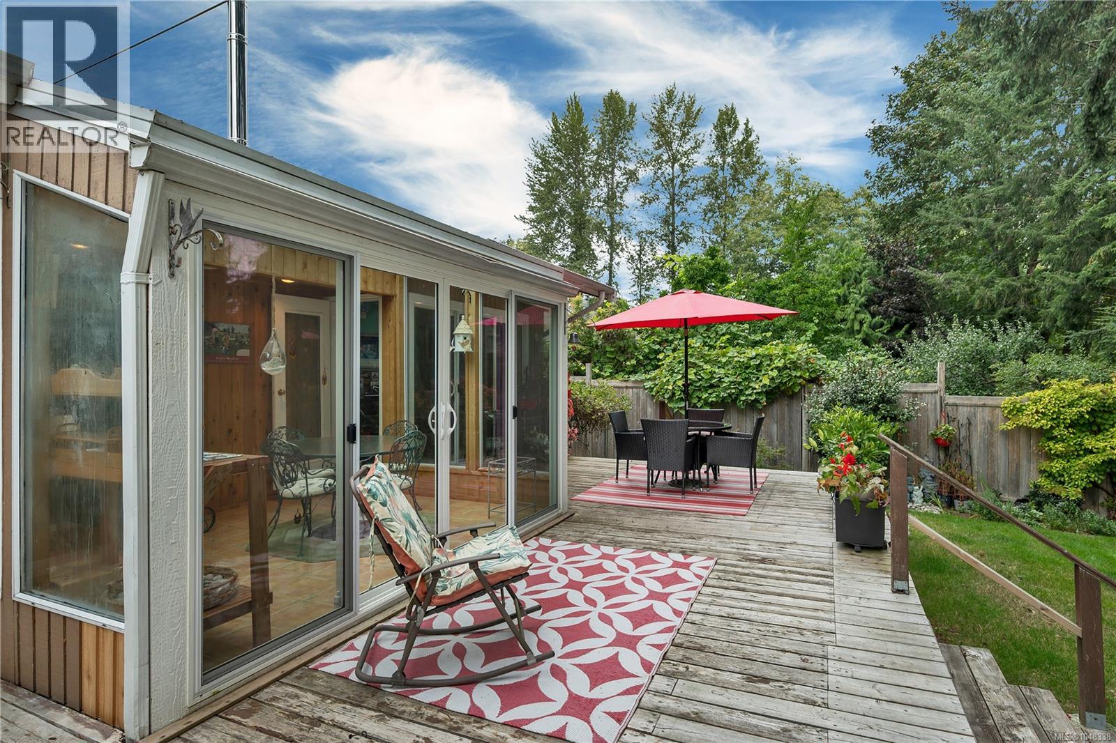 8930 McLarey Ave - 36