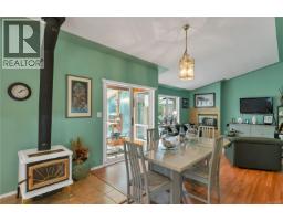 8930 Mclarey Ave, Black Creek, BC V9J1A3 Photo 14