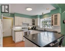 8930 Mclarey Ave, Black Creek, BC V9J1A3 Photo 17