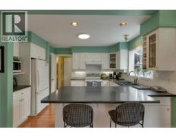 8930 Mclarey Ave, Black Creek, BC V9J1A3 Photo 18