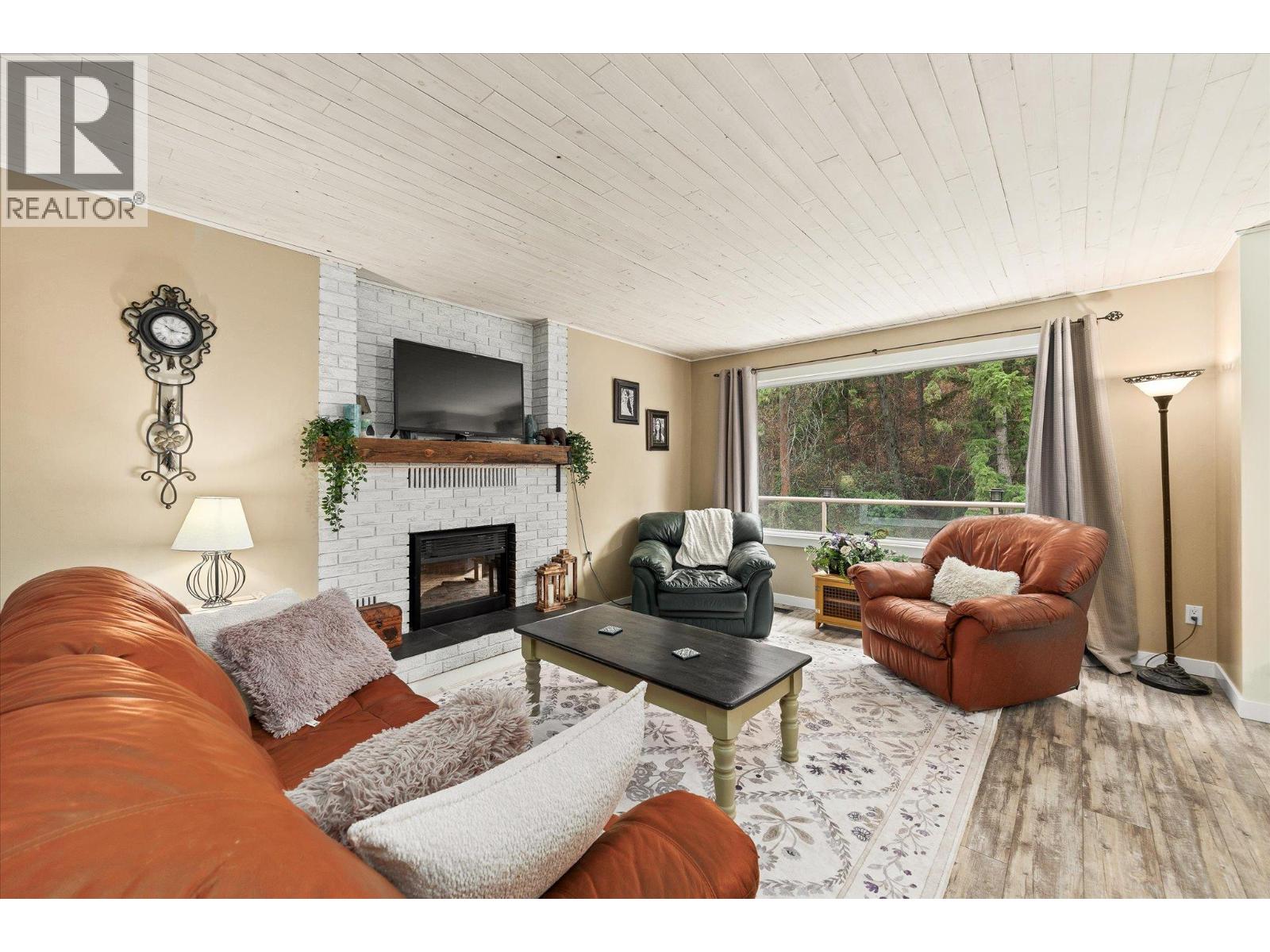  2684 Alhambra Drive, West Kelowna