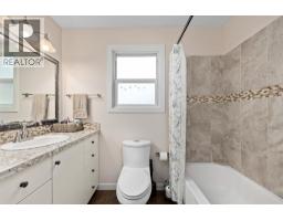 2684 Alhambra Drive, West Kelowna, BC V1Z3A8 Photo 25
