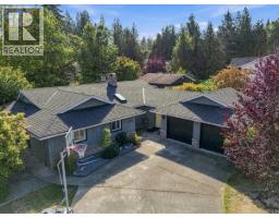 620 Spruce St, Qualicum Beach, BC V9K1J1 Photo 32