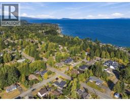 620 Spruce St, Qualicum Beach, BC V9K1J1 Photo 57