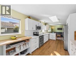 620 Spruce St, Qualicum Beach, BC V9K1J1 Photo 56