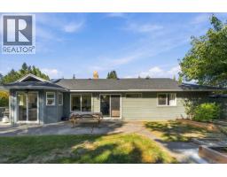 Entrance - 620 Spruce St, Qualicum Beach, BC V9K1J1 Photo 12