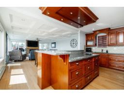 976 Parker Street, White Rock, BC V4B4R4 Photo 13