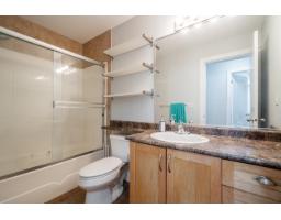 976 Parker Street, White Rock, BC V4B4R4 Photo 35