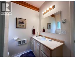 309 Kootenay Street, Lardeau, BC V0G1M0 Photo 18