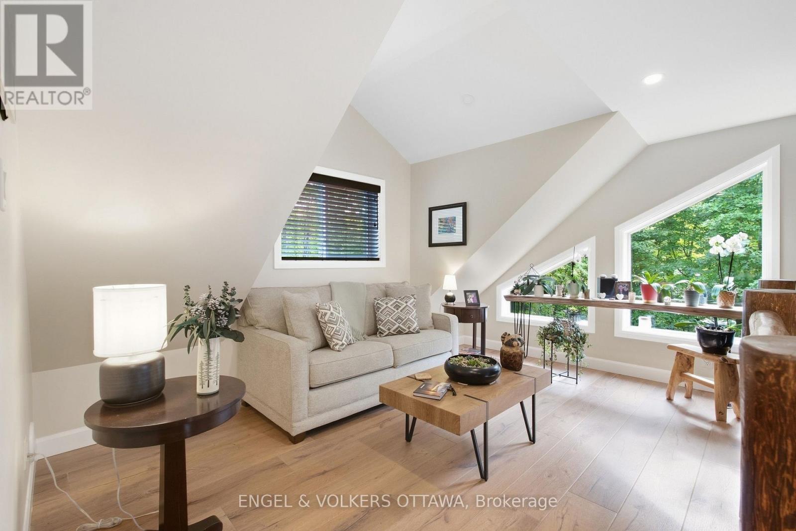 935 KIPPEN ROAD - Image 23