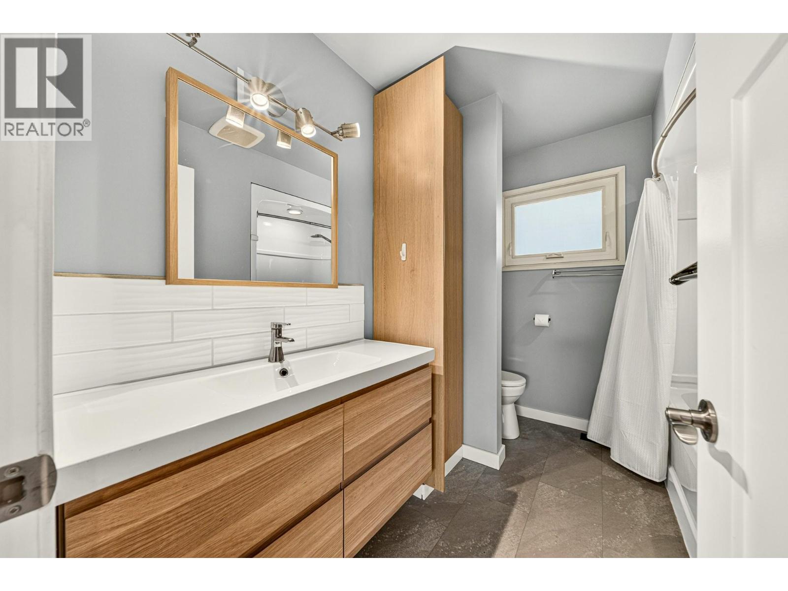 231 Blue Spruce Crescent - Image 20