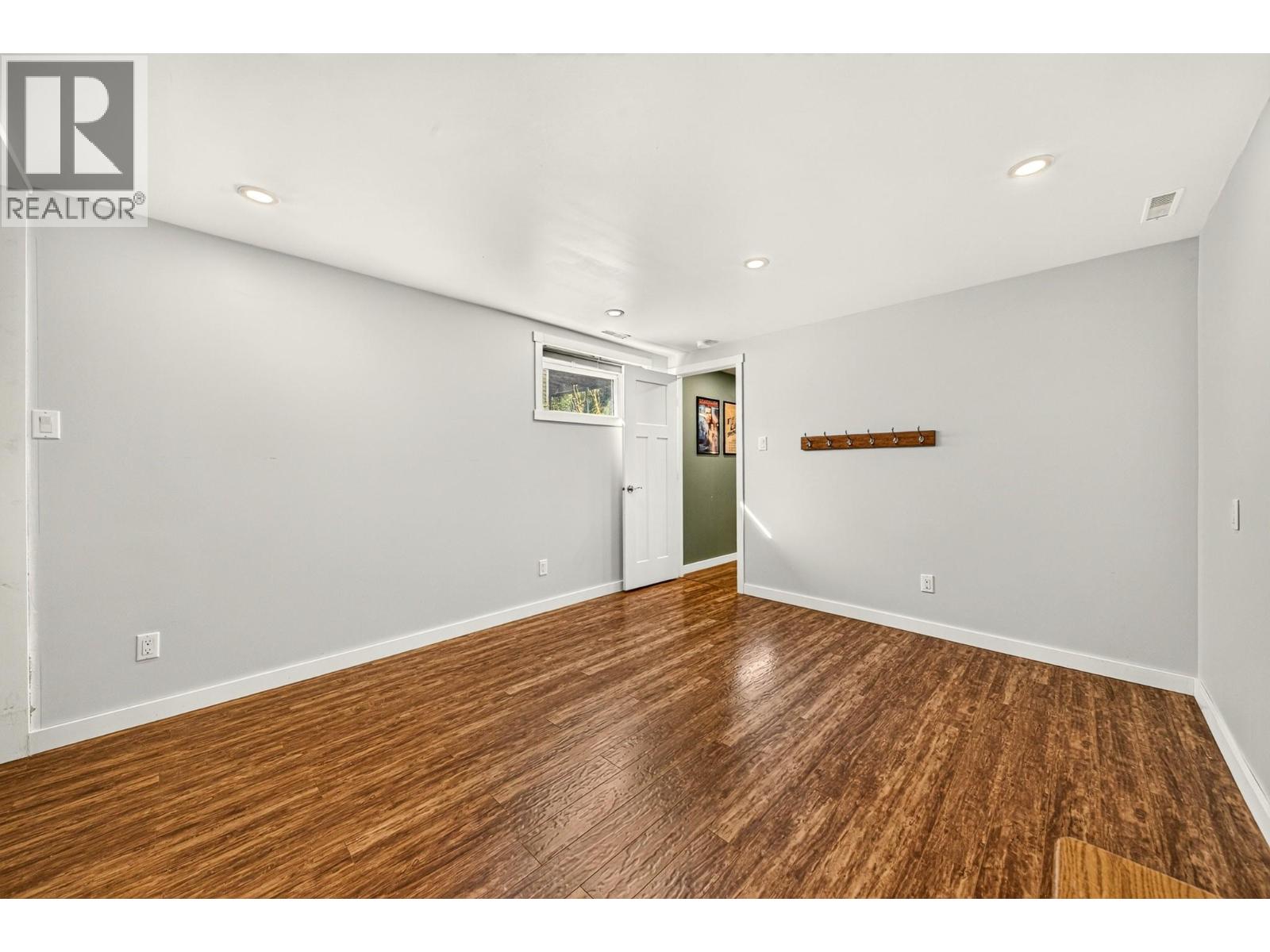 231 Blue Spruce Crescent - Image 29