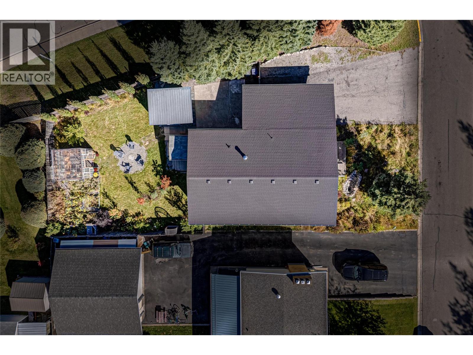231 Blue Spruce Crescent - Image 38