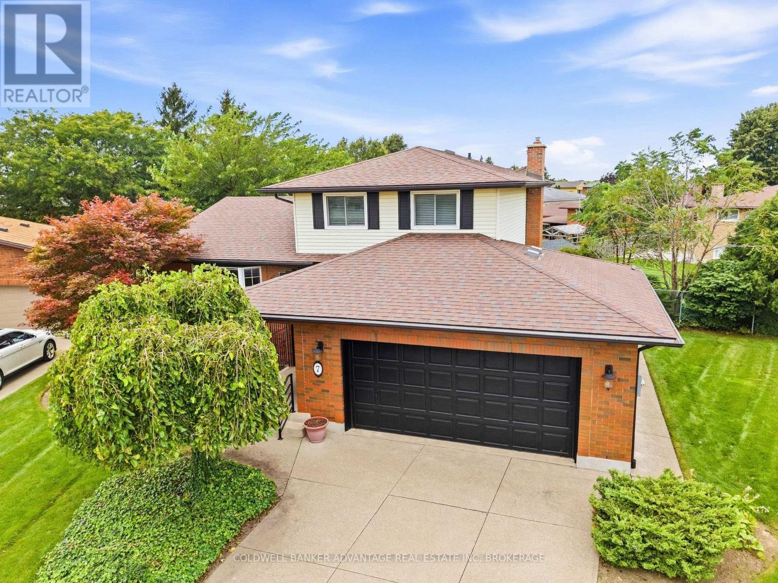 7 LEE CRESCENT, Thorold (Confederation Heights)