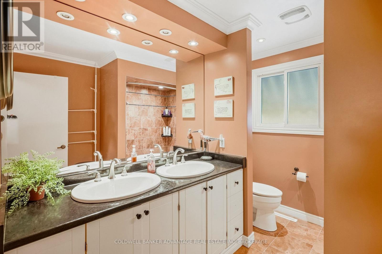 7 LEE CRESCENT - Image 22