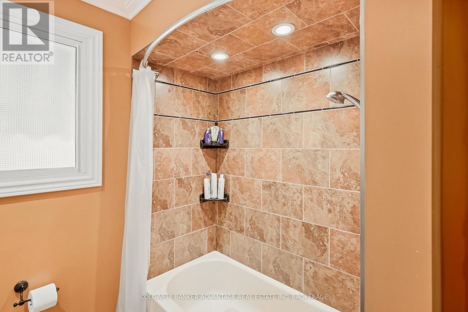7 LEE CRESCENT - Image 23