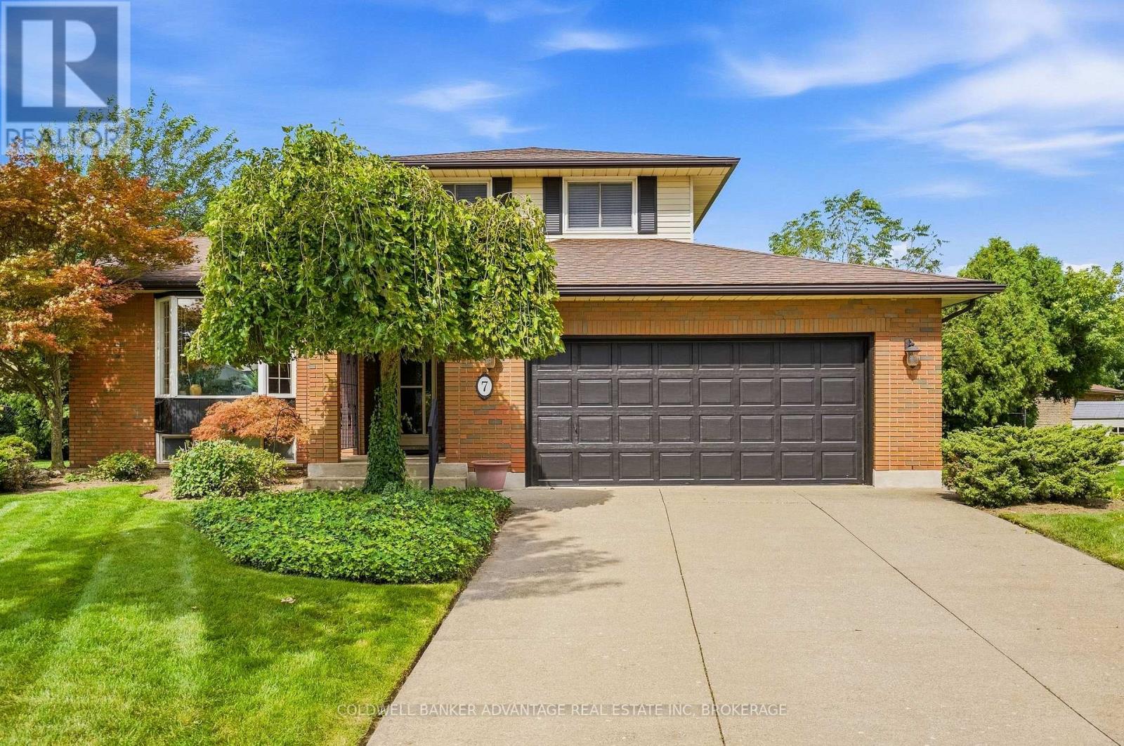 7 LEE CRESCENT, Thorold (Confederation Heights) — photo 4