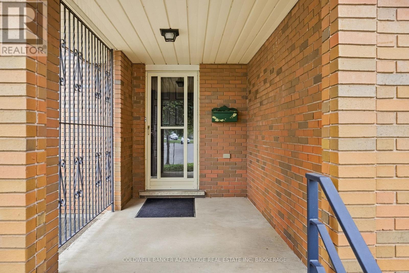 7 LEE CRESCENT, Thorold (Confederation Heights) — photo 5