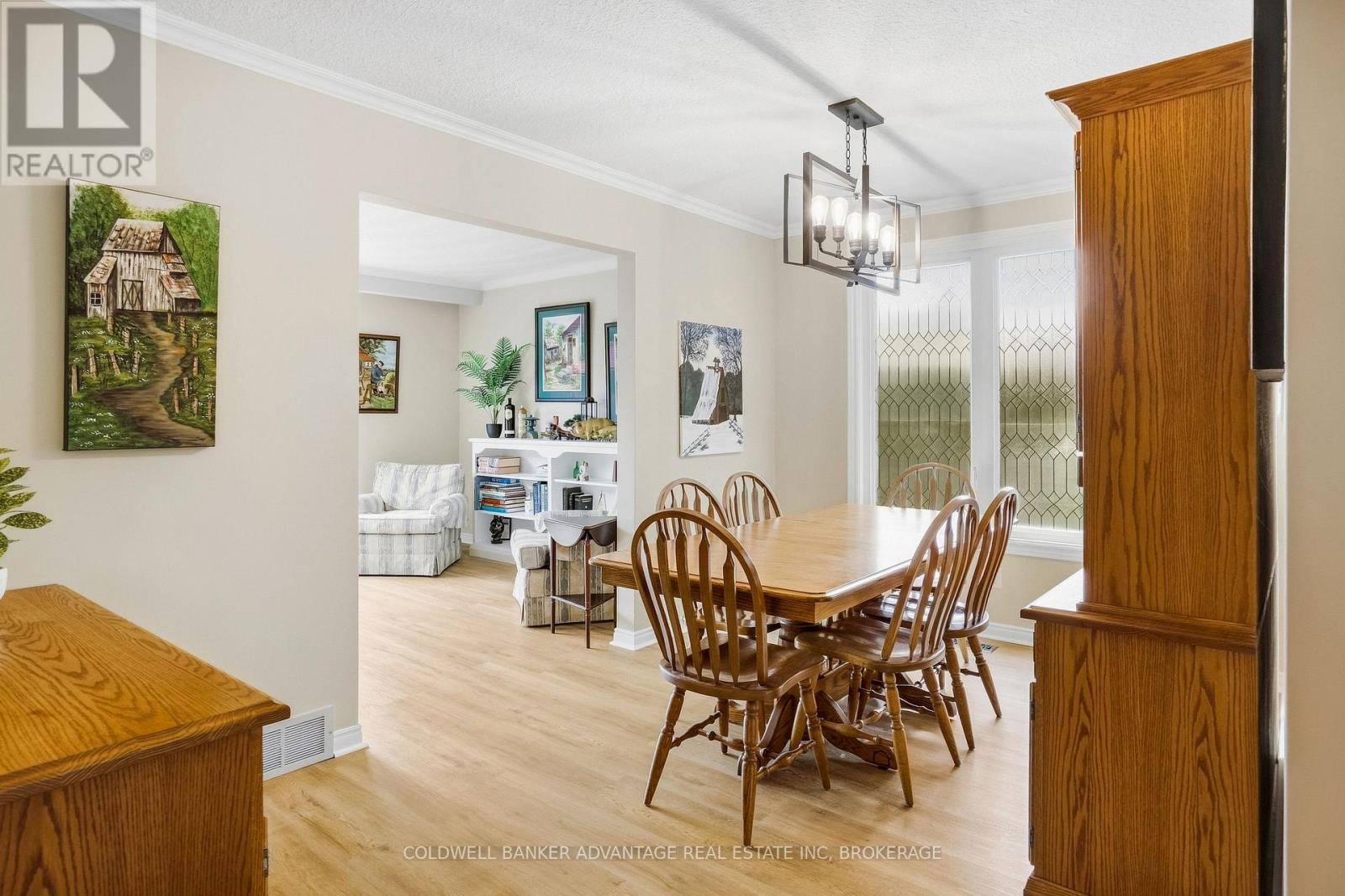 7 LEE CRESCENT, Thorold (Confederation Heights) — photo 9