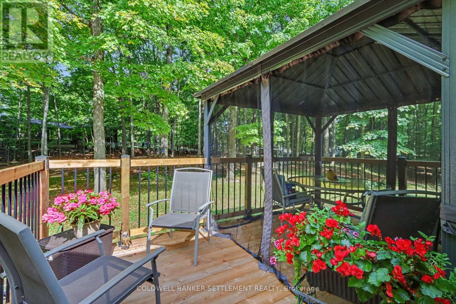 142 TRILLIUM DRIVE - 35