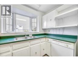 Den - 3531 42 Street Ne, Calgary, AB T1Y4S5 Photo 9