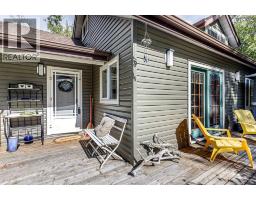 B24 Golden Crescent, Golden Days — photo 4