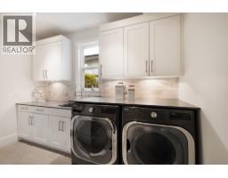 977 Melbourne Avenue, North Vancouver, BC V7R1P1 Photo 17