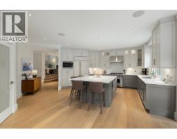 977 Melbourne Avenue, North Vancouver, BC V7R1P1 Photo 9