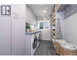 2864 Bushnell Place, North Vancouver, BC V7J2Y8 Photo 24