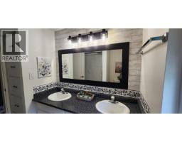 2864 Bushnell Place, North Vancouver, BC V7J2Y8 Photo 25