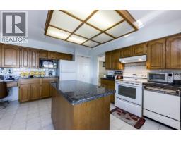 557 Tempe Crescent, North Vancouver, BC V7N1E7 Photo 10