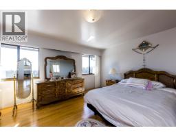 557 Tempe Crescent, North Vancouver, BC V7N1E7 Photo 22
