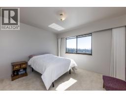 557 Tempe Crescent, North Vancouver, BC V7N1E7 Photo 27