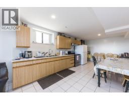 557 Tempe Crescent, North Vancouver, BC V7N1E7 Photo 32