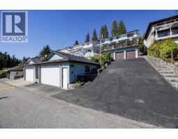 557 Tempe Crescent, North Vancouver, BC V7N1E7 Photo 33