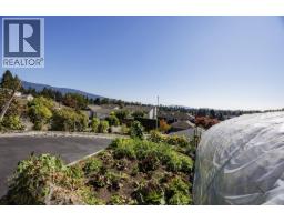 557 Tempe Crescent, North Vancouver, BC V7N1E7 Photo 34