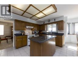 557 Tempe Crescent, North Vancouver, BC V7N1E7 Photo 9