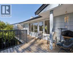 915 Wentworth Avenue, North Vancouver, BC V7R1R8 Photo 36