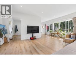 915 Wentworth Avenue, North Vancouver, BC V7R1R8 Photo 9