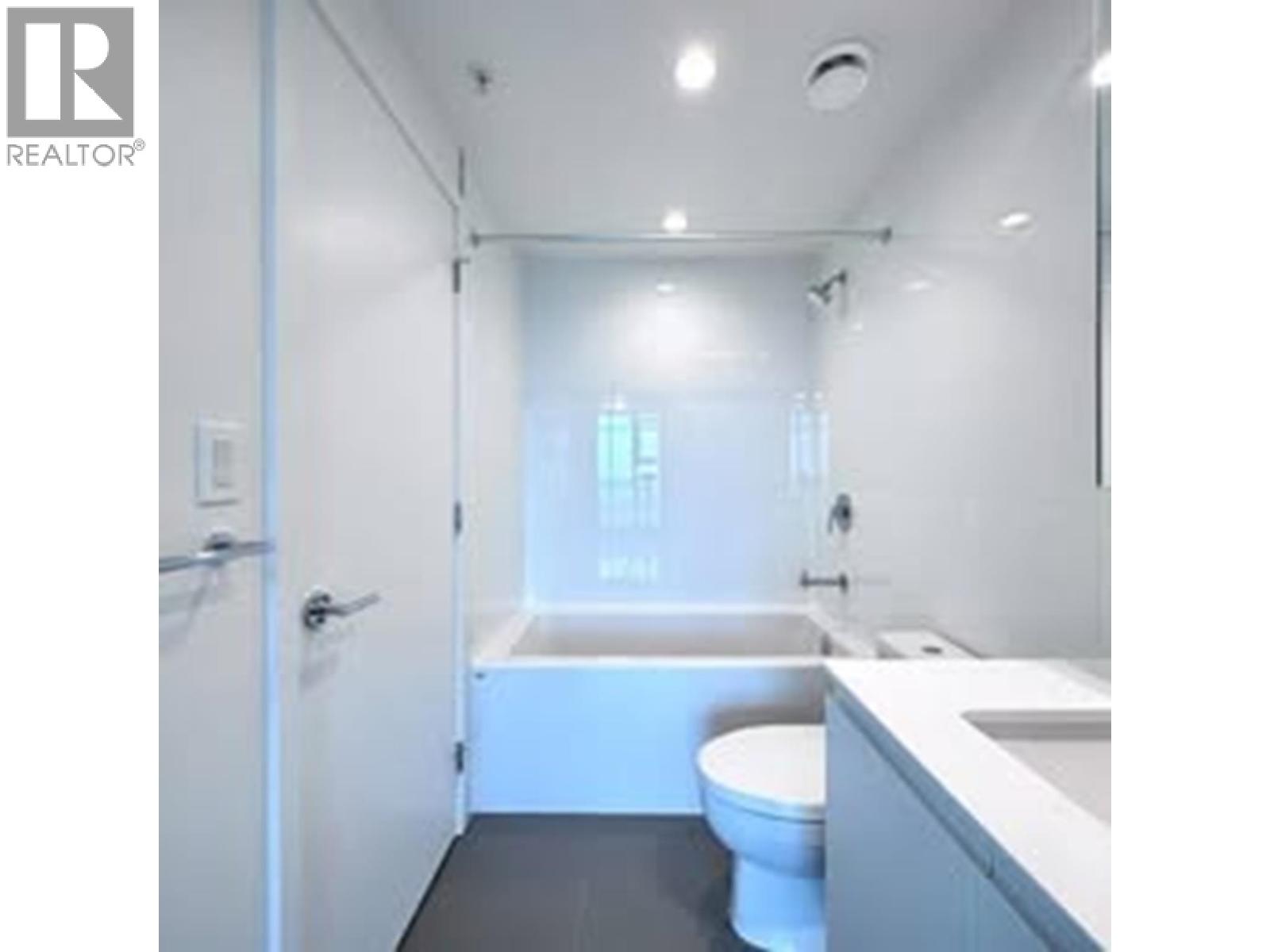 #508 3809 EVERGREEN Place, Burnaby, British Columbia, V5G4L7, Burnaby, British Columbia — photo 4 of 5